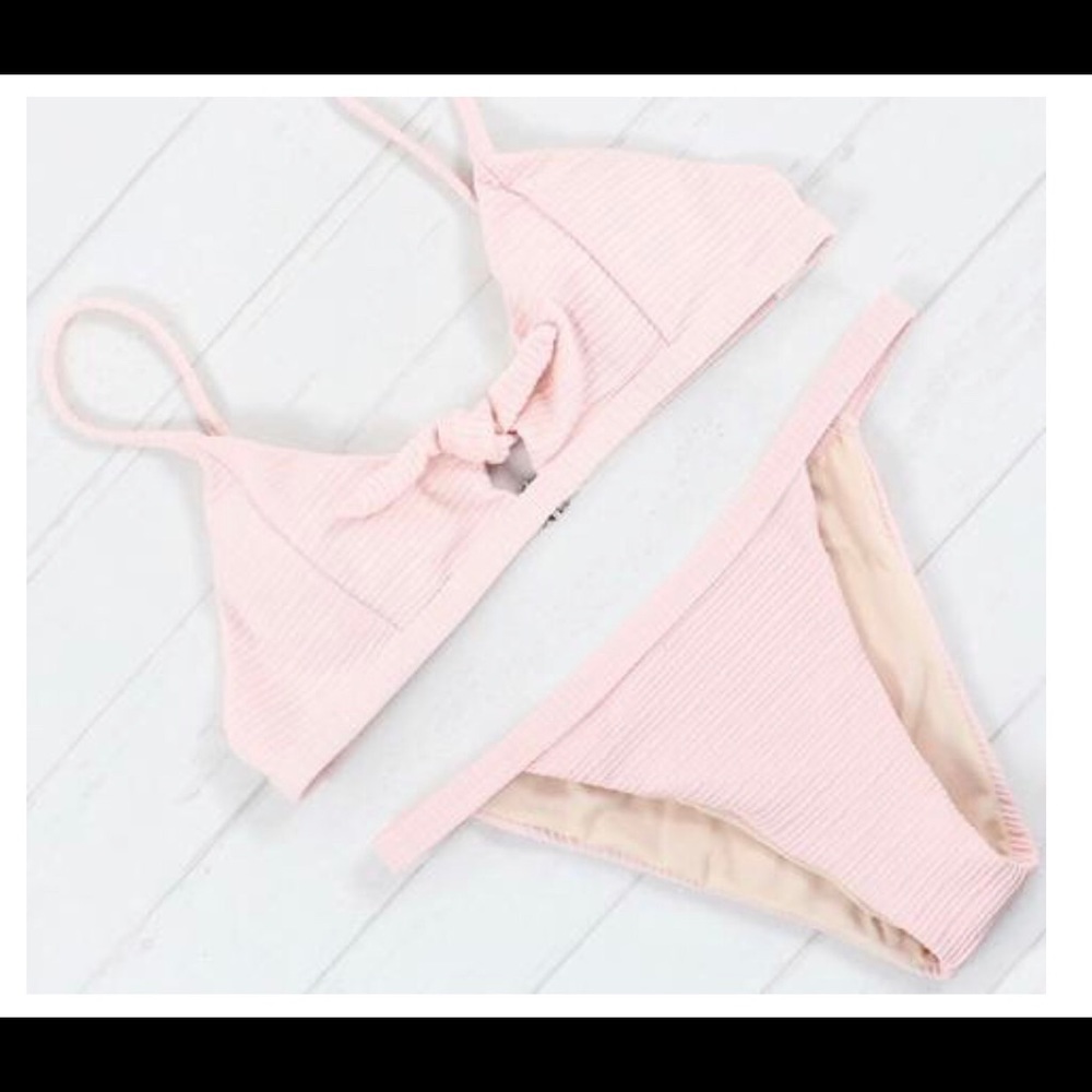 Bikini - Picture 6 of 6